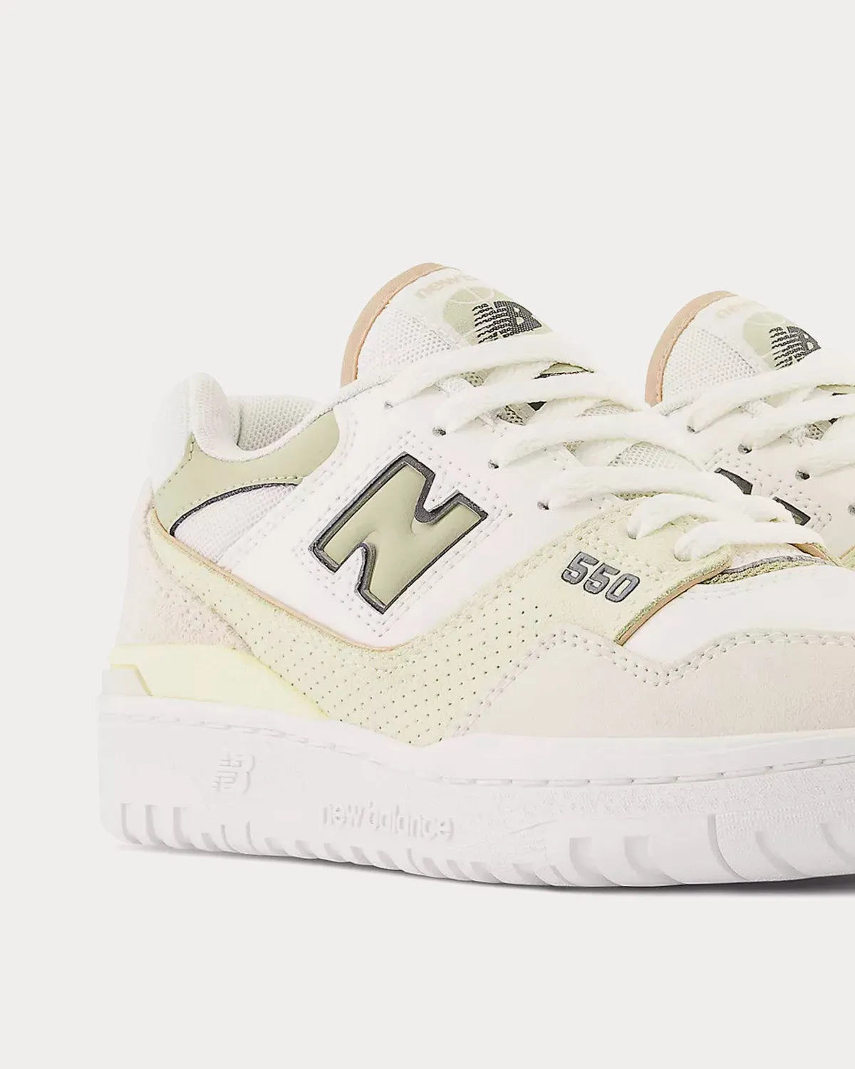 550 Sea Salt / Fatigue Green / Turtledove Low Top Sneakers New Balance 1080 Black