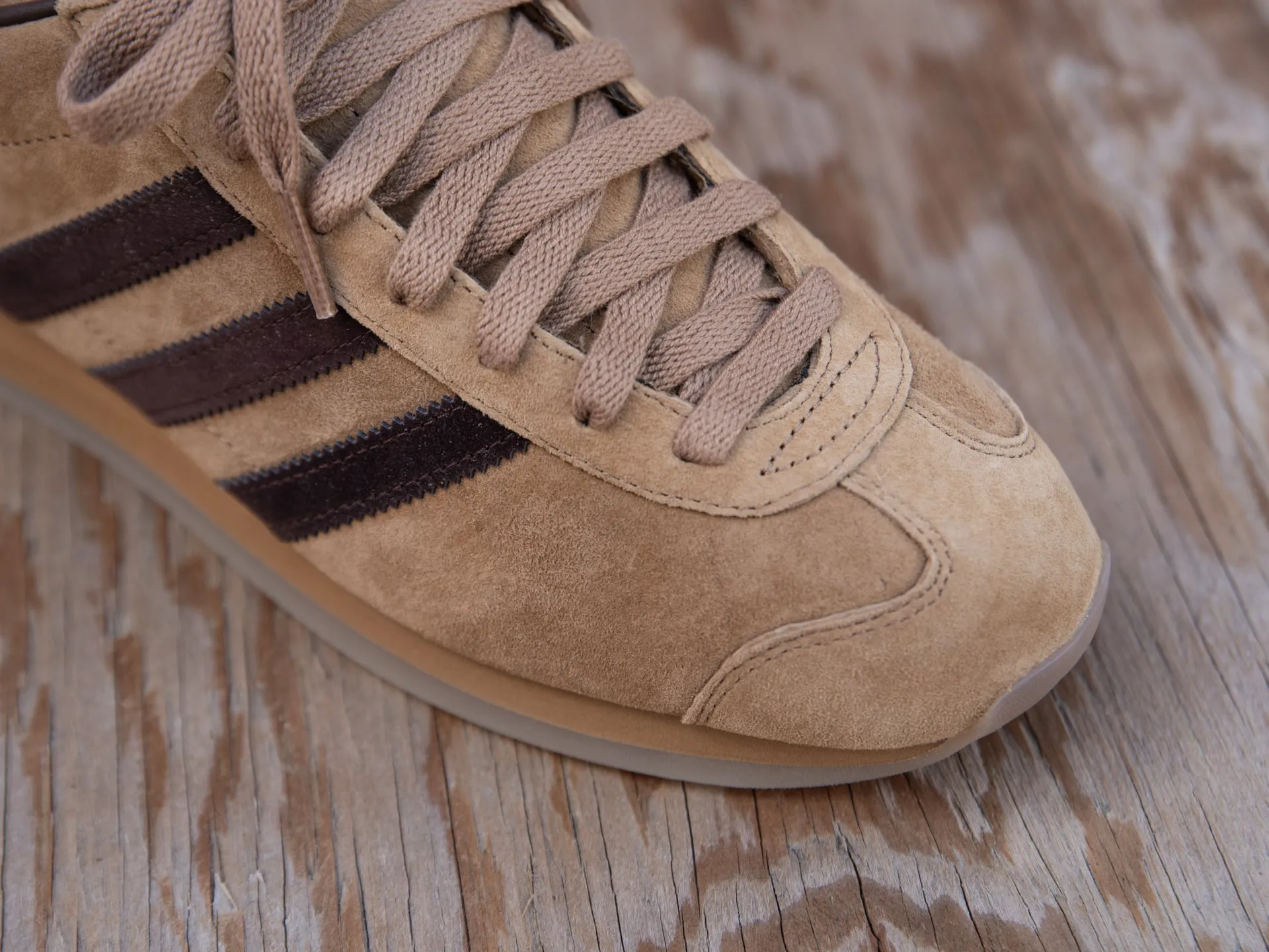 Adidas Country Japan 'Brown Desert/Dark Brown' Adidas Questar 3 Running Shoes