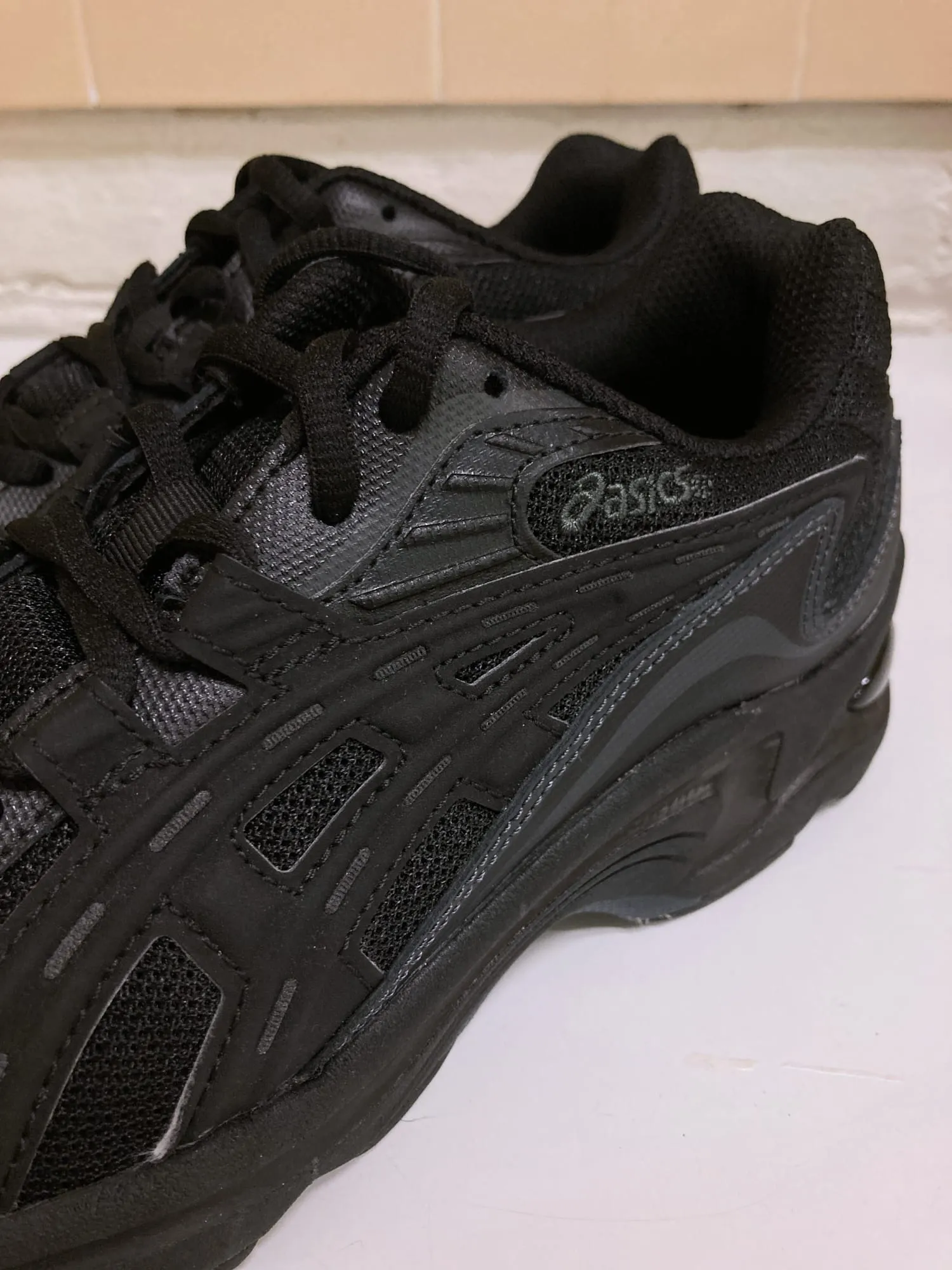 Asics black Gel-Preleus sneakers - EU size 38 US mens 5.5 womens 7 Asics Shoes Football