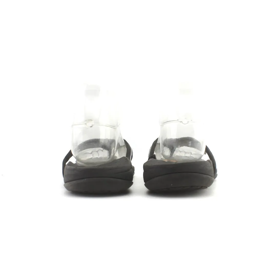 LOGIX . Fancy Slippers