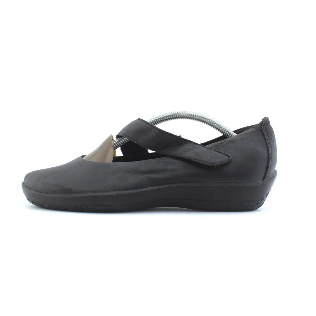 Lower Back Pain Flat Shoes ARCOPEDICO HEALTHY FOOTWEAR