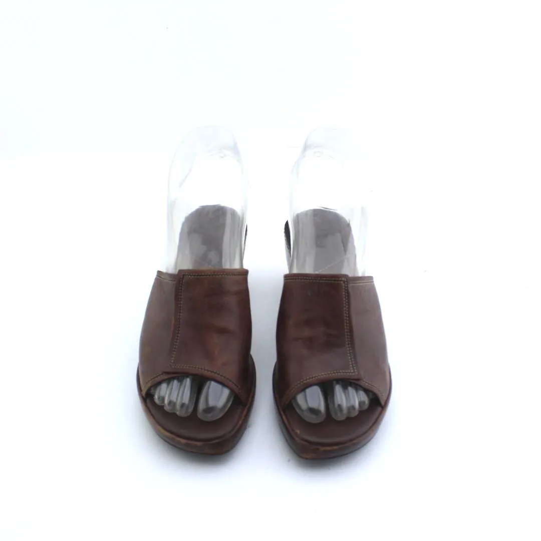 COLE HAAN  . Pointe Slippers