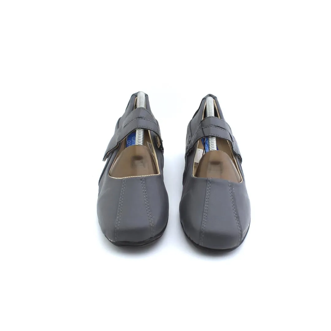 Flat Shoes Running COMFORT CORNER .