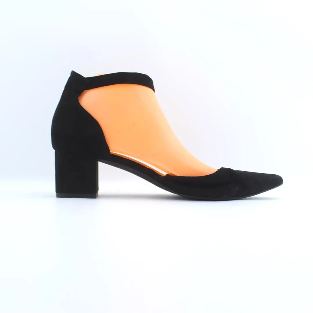 '-14TH & UNION . Slides Sandals