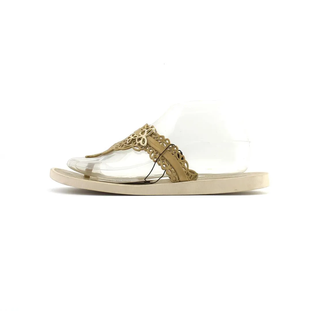 GISELE BUNDCHEN . Corduroy Slippers