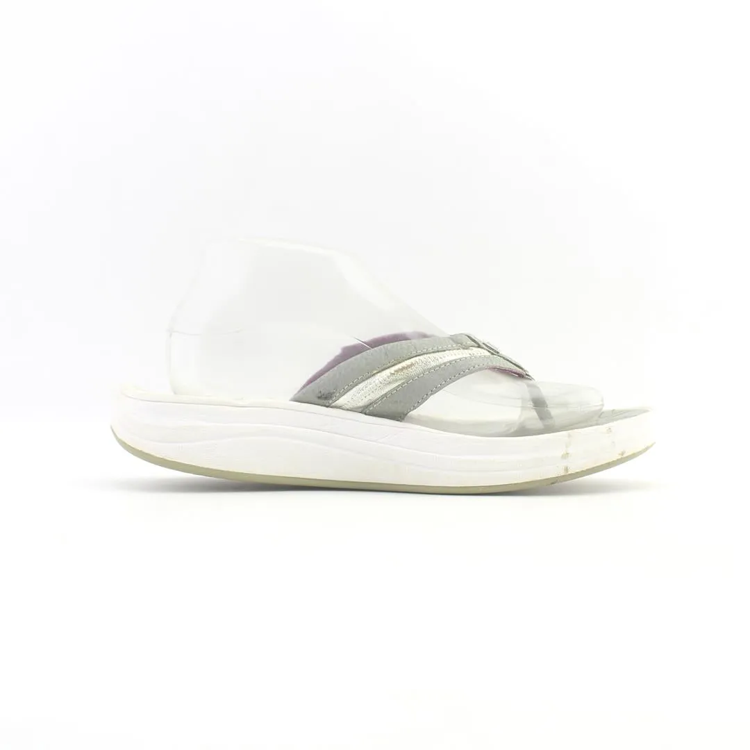 NEW BALANCE ROCK&TONE Fuzzy Slippers Sale