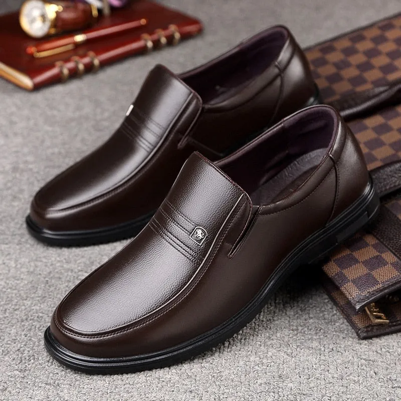 Genuine Leather shoes Men Loafers Slip On Business Casual Leather Shoes Classic Soft Moccasins Hombre Breathable Men Shoes Flat Flat Strappy Shoes