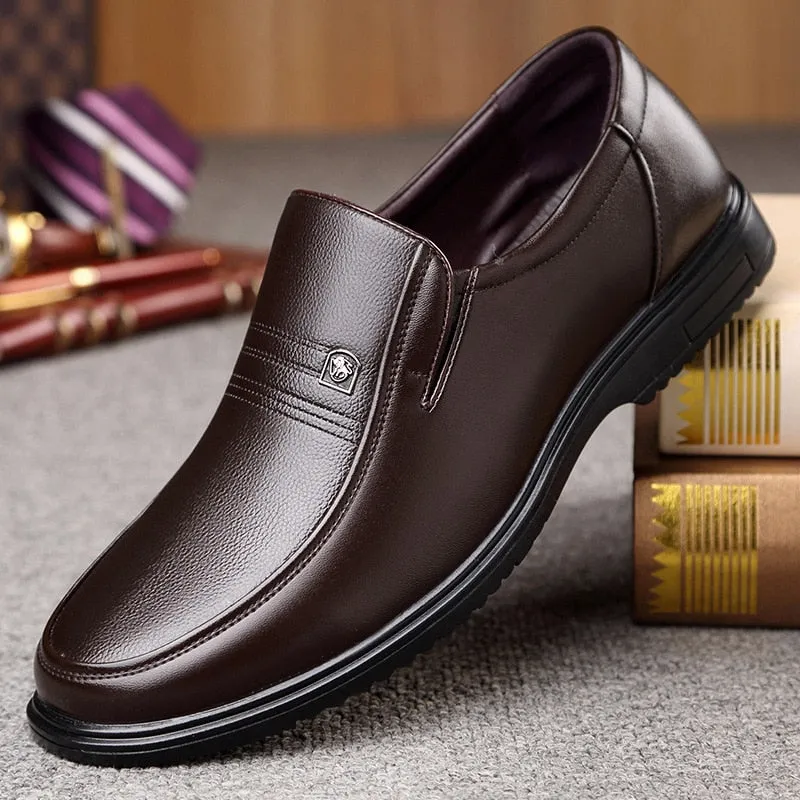 Best Luxury Flat Shoes Genuine Leather shoes Men Loafers Slip On Business Casual Leather Shoes Classic Soft Moccasins Hombre Breathable Men Shoes Flat
