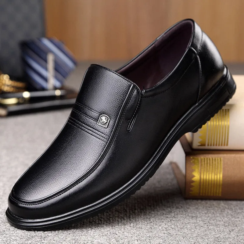 Ruffle Flat Shoes Genuine Leather shoes Men Loafers Slip On Business Casual Leather Shoes Classic Soft Moccasins Hombre Breathable Men Shoes Flat