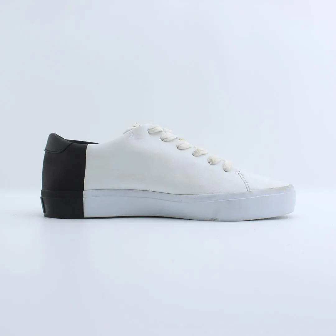 Summer Sneakers ELLEN DEGENERES LONE