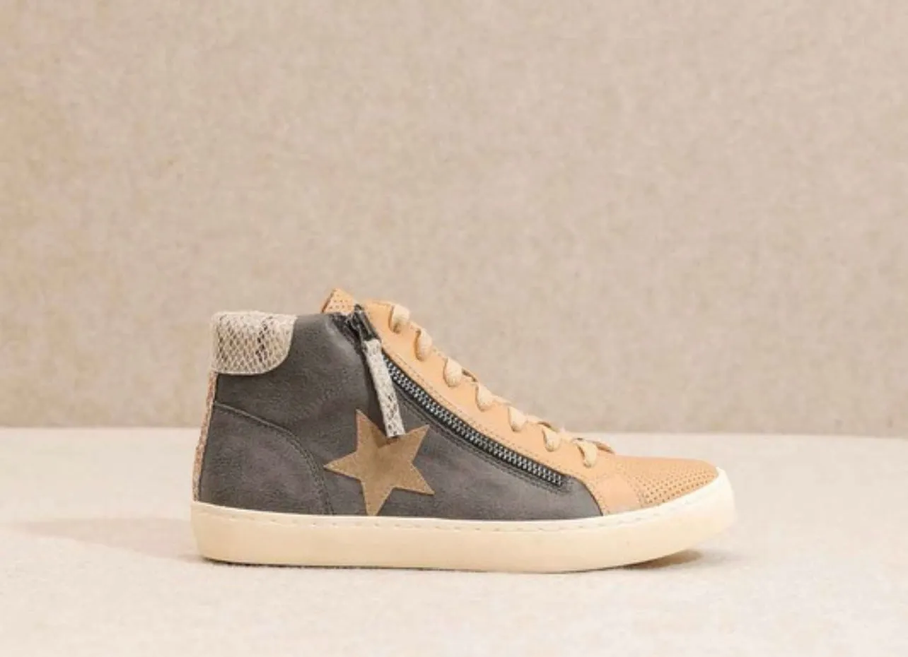 Ellie : Leather High Top Sneakers Nike Agassi Sneakers