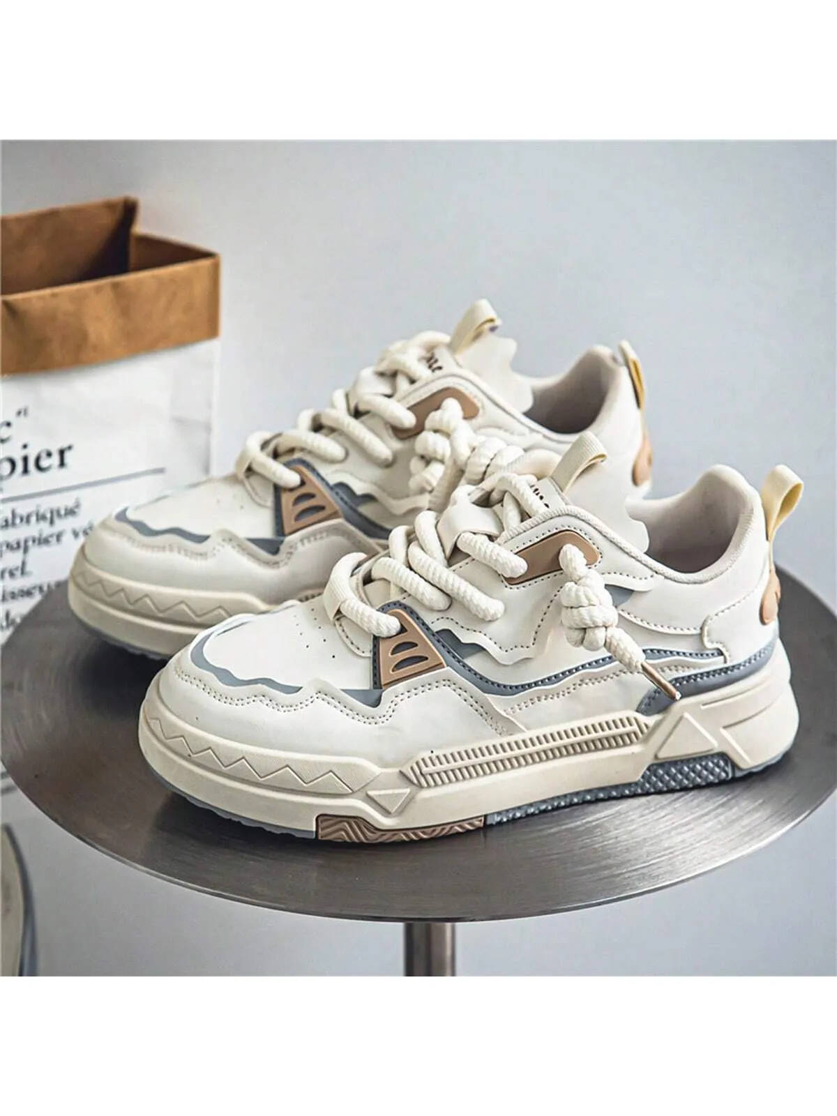 New Korean Style Fashionable Low Top Sneakers for Men Sneakers For Hiking