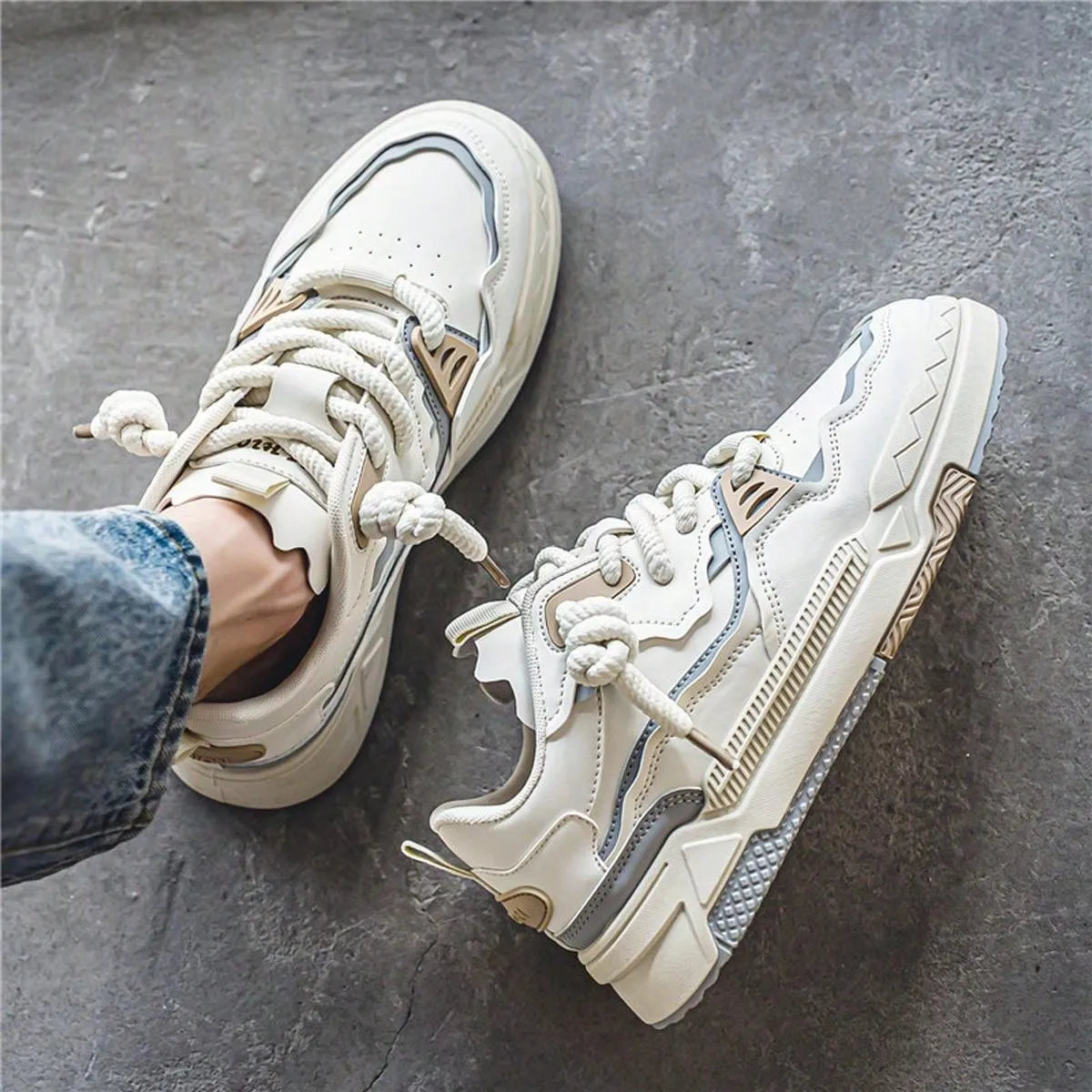 New Korean Style Fashionable Low Top Sneakers for Men Extra Wide Basketball Sneakers