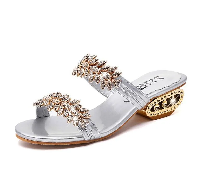 2020 New women shoes slippers summer beach sandals Fashion women Rhinestone outdoor slippers flip flops shoes women mujer T Flip Flop Redstone
