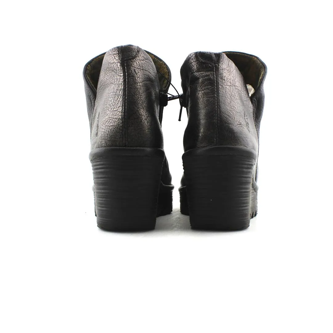 FLY LONDON . Elegant Slippers