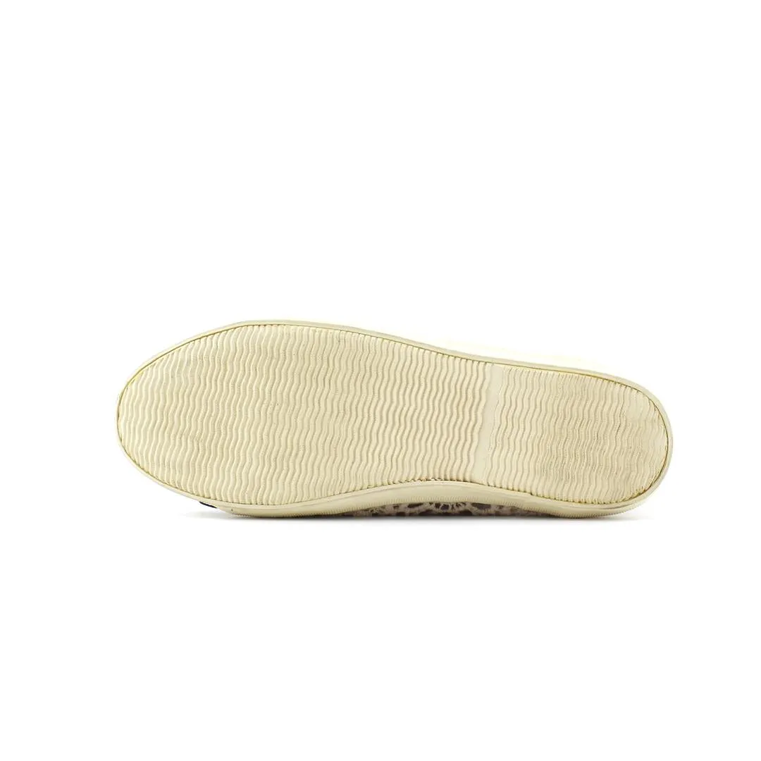 GROOVE . Individual Toe Sneakers