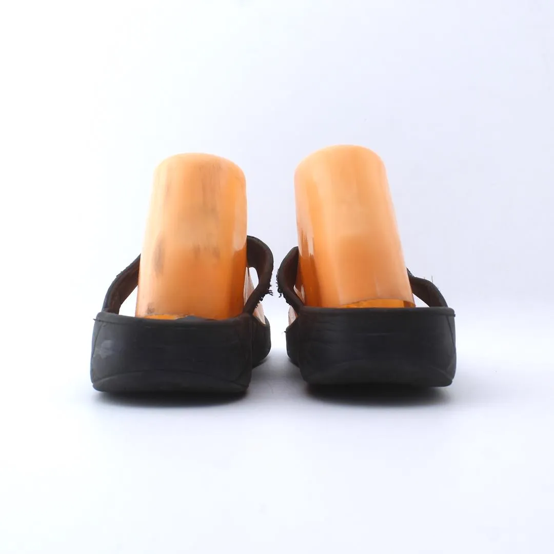 HECHO EN CHINA . Suede And Shearling Slippers