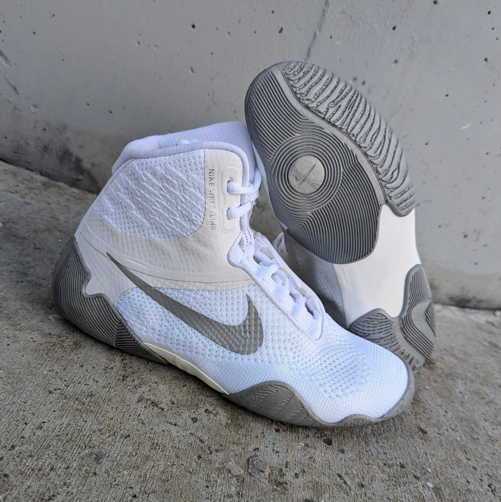 NIKE SHOES TAWA WRESTLING WHITE/SILVER Asics Rocket Volleyball Shoes