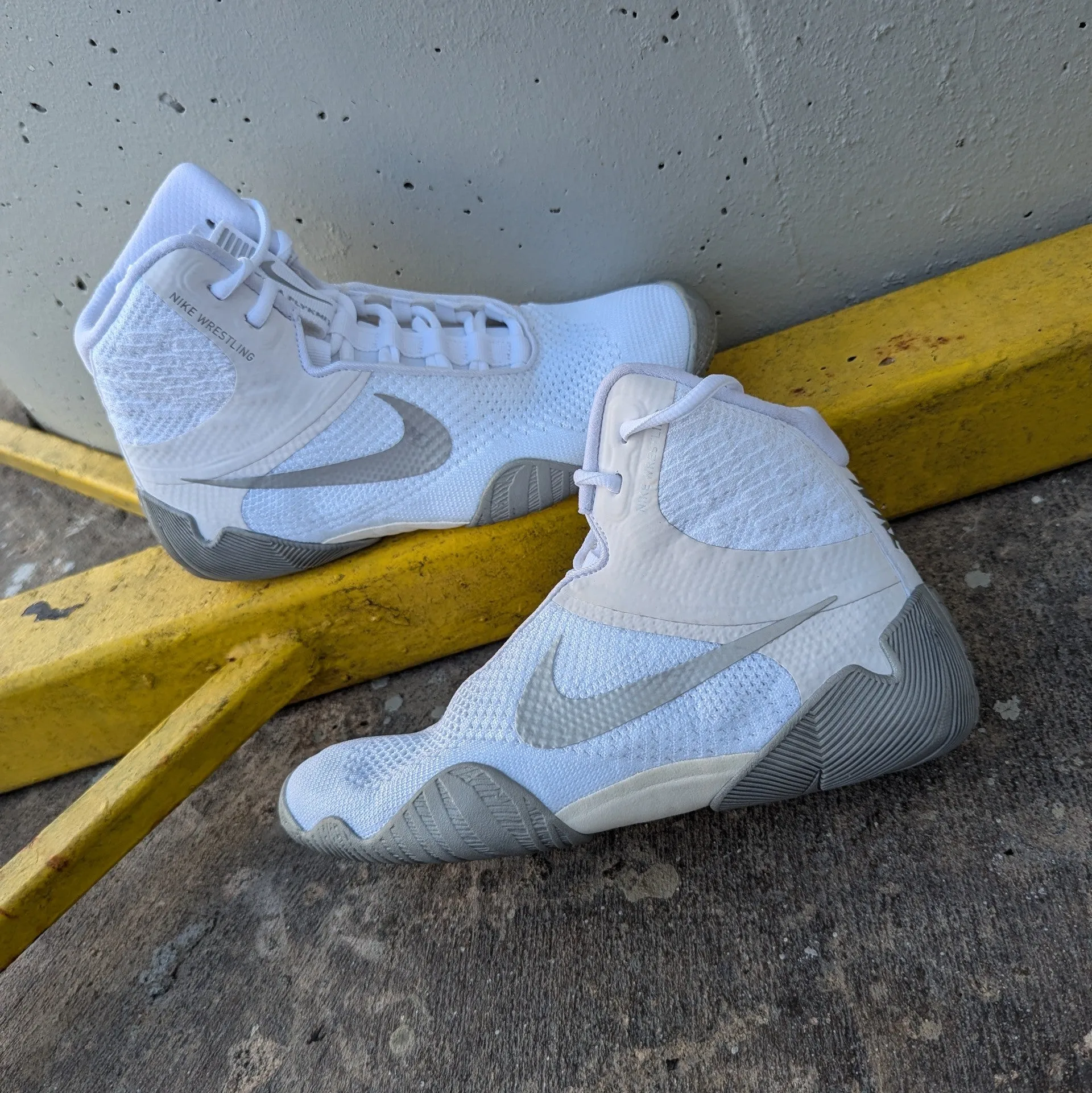 NIKE SHOES TAWA WRESTLING WHITE/SILVER Asics Shoes Under 3000