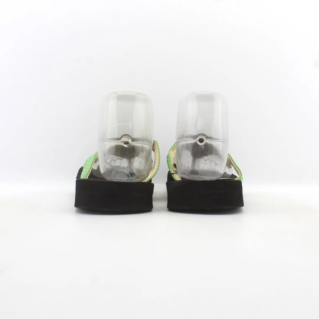 LUV AMERICA . Vetements Slippers