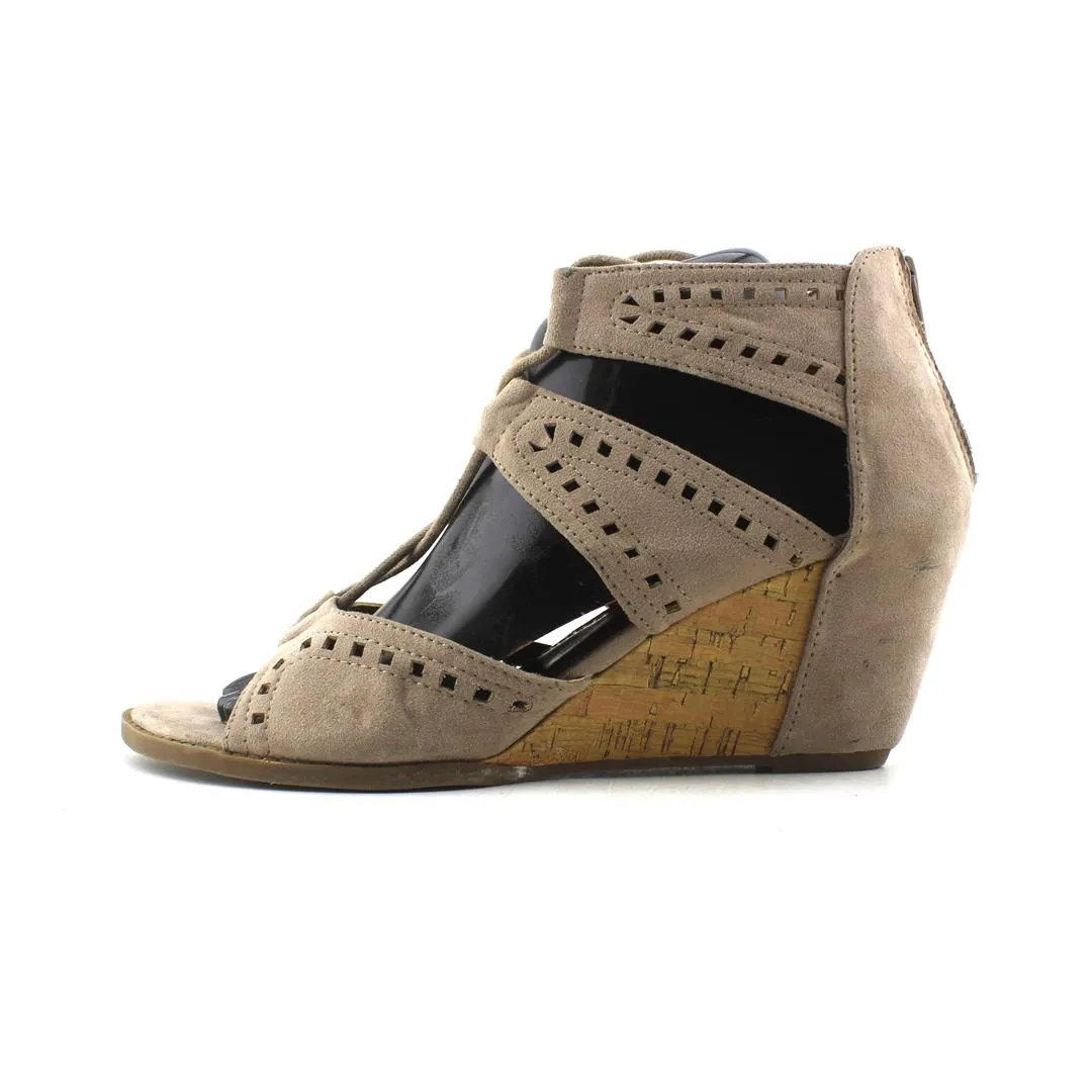 MADDEN GIRL . Kaegreel Slippers