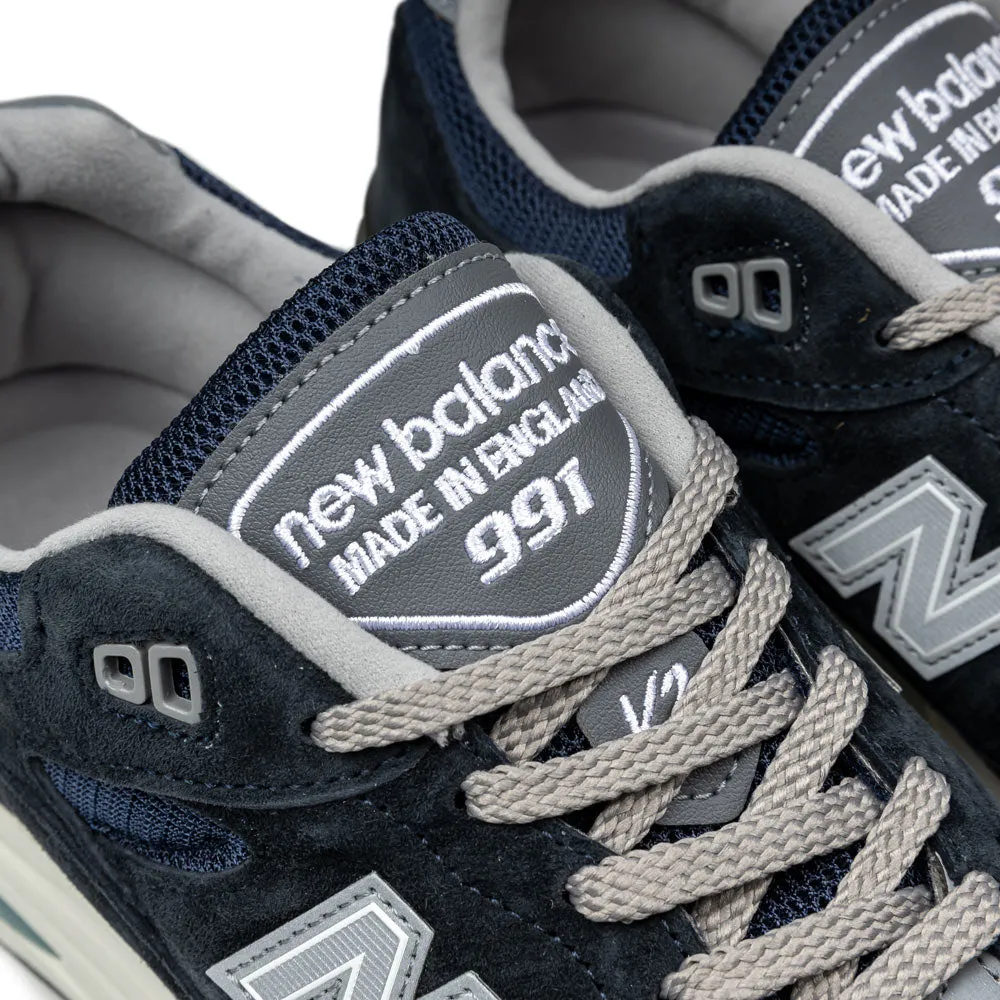 MADE in UK 991v2 | Dark Navy Womens New Balance 9060 Black
