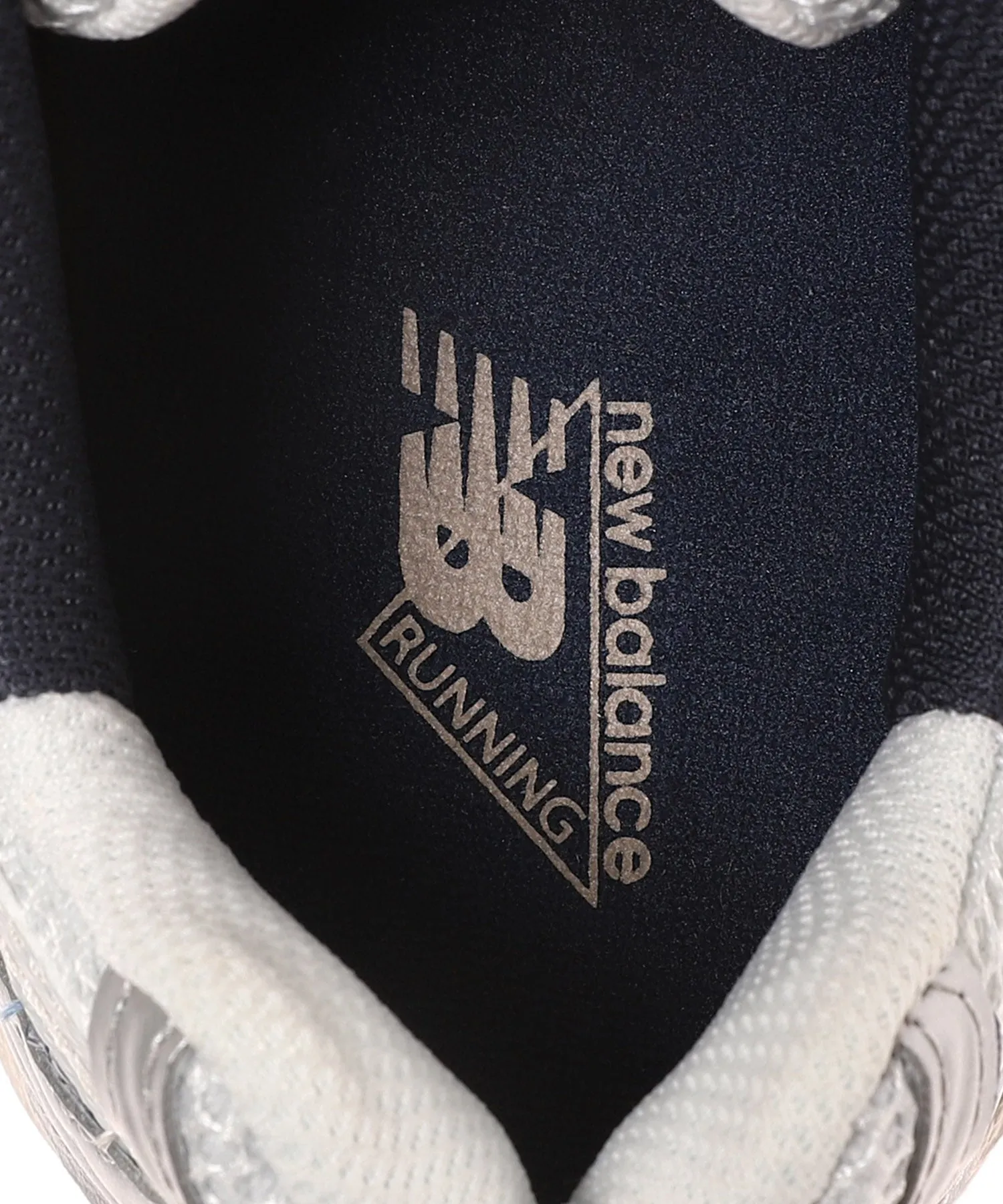 MR530TA New Balance Black Grey White