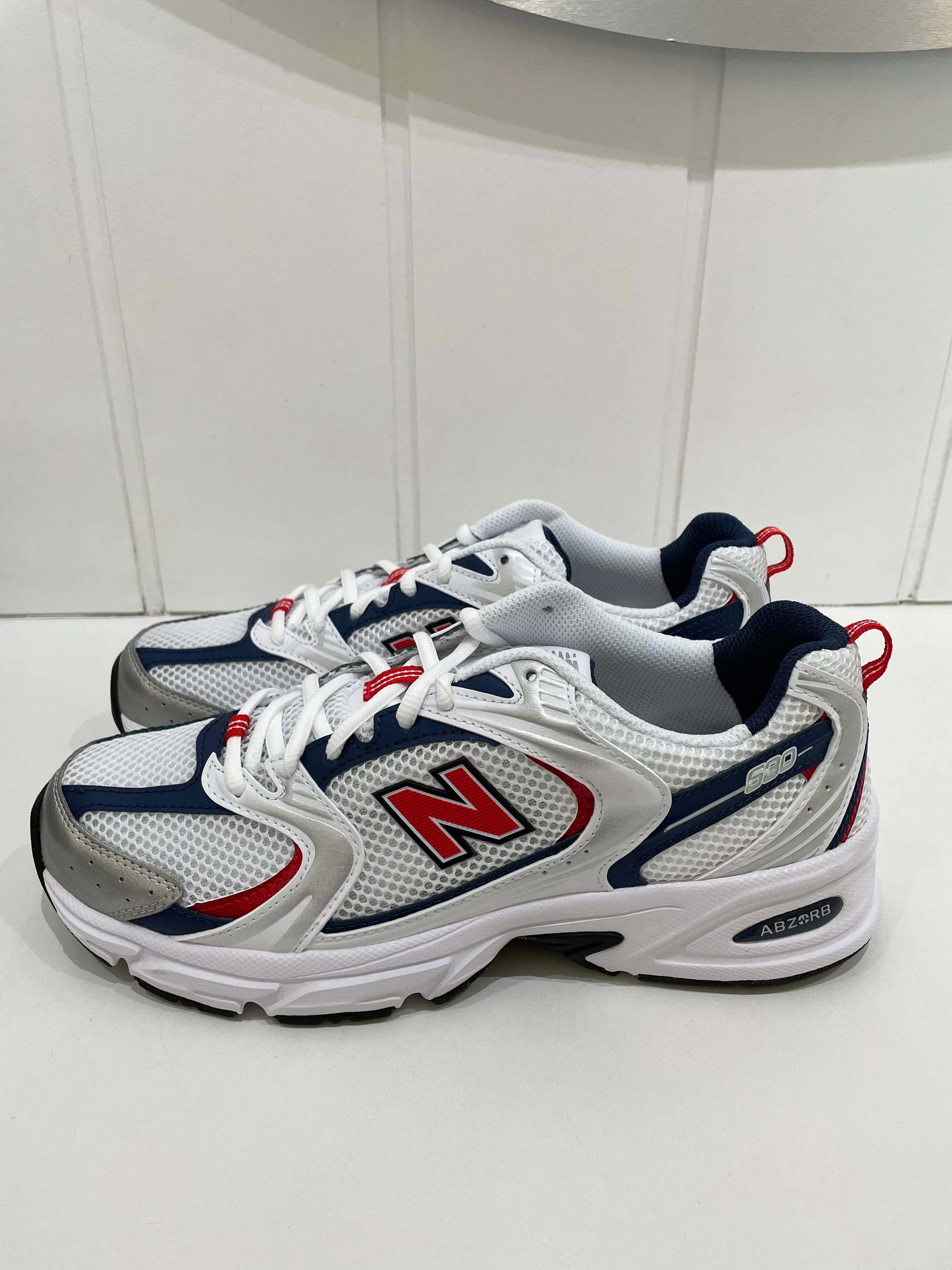 New Balance 480 On Feet New Balance MR530LO Unisex White/Red/Navy
