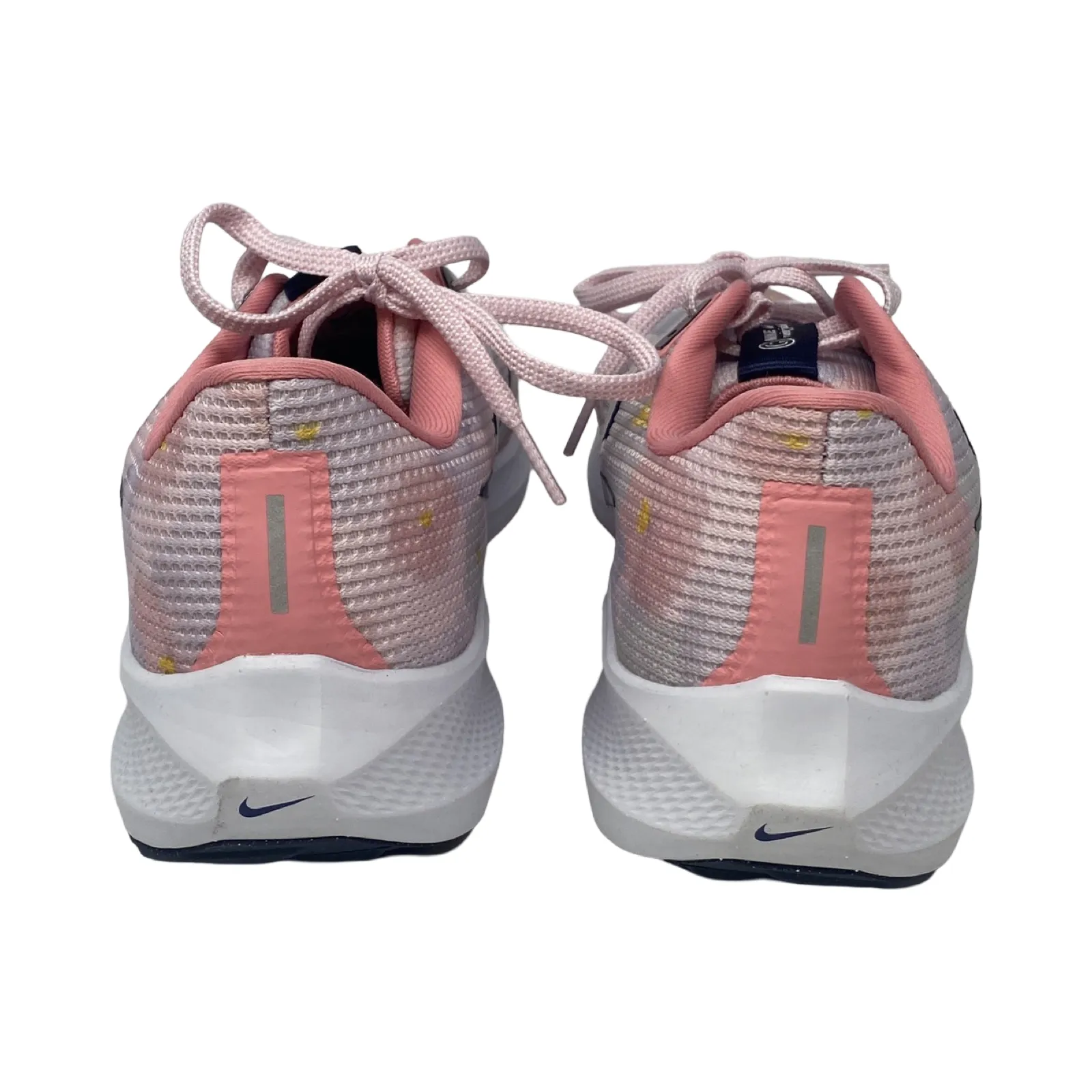 Nike Air Zoom Pegasus 40 Sneaker Dress Shoes Look Like Sneakers