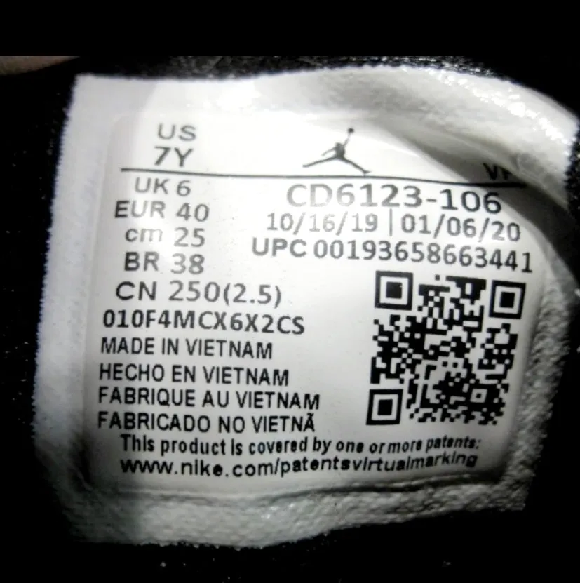 Nike  Kids Air Jordan Maxin 200 White Red Basketball Shoes 7Y Coolest Asics Shoes