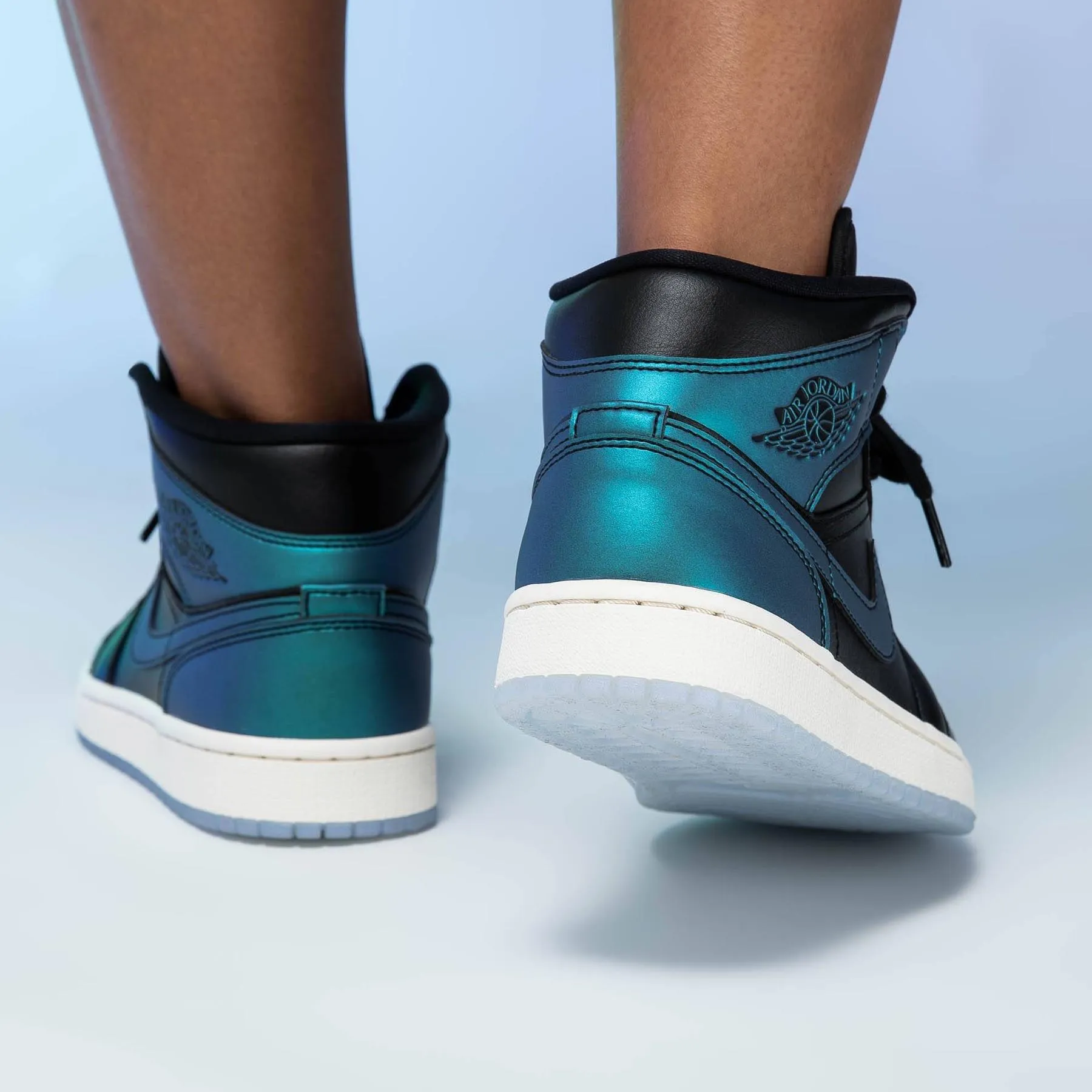 Asics Race Shoes Air Jordan 1 Mid Wmns 'Metallic Turquoise'