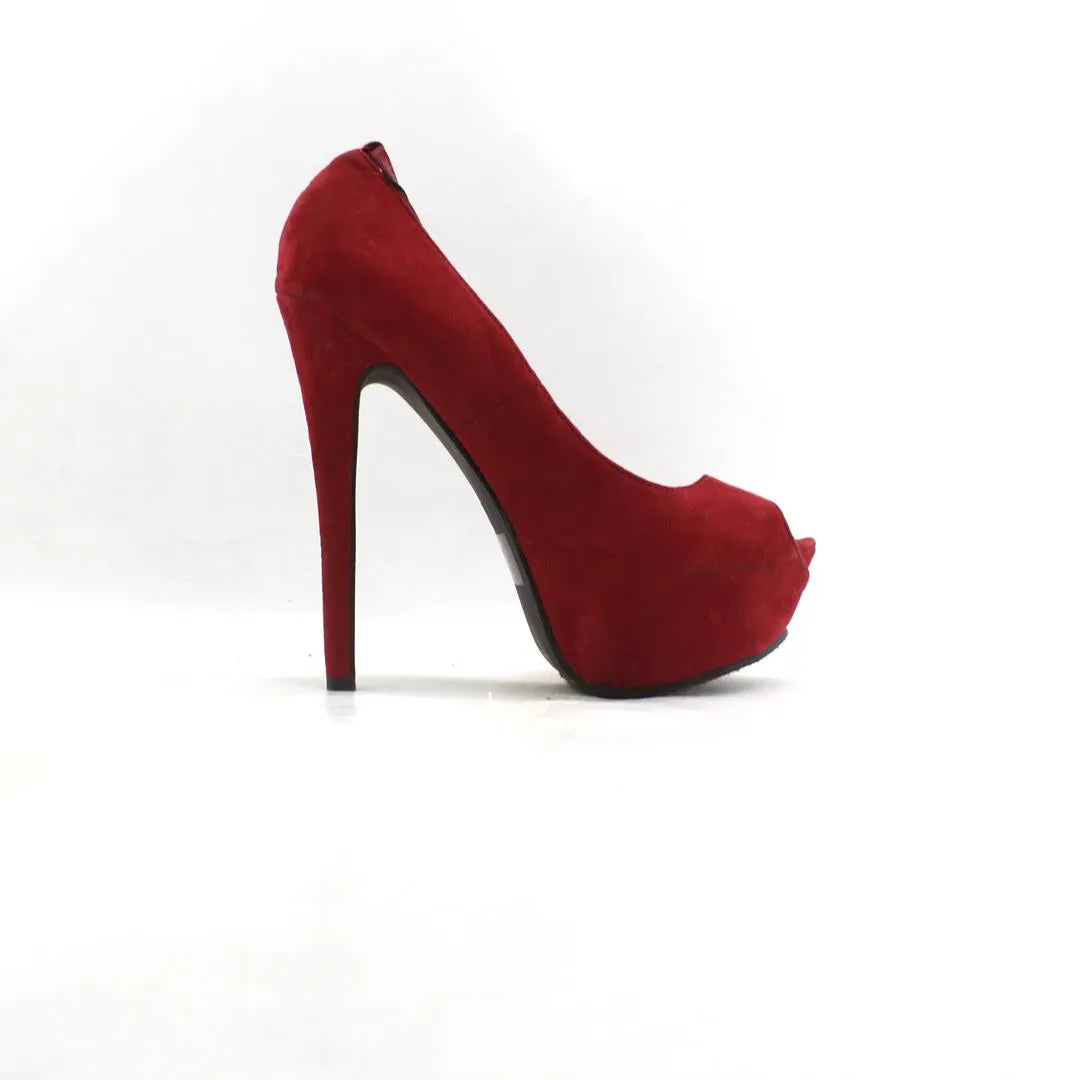 Disney Slippers BRECKELLES  .