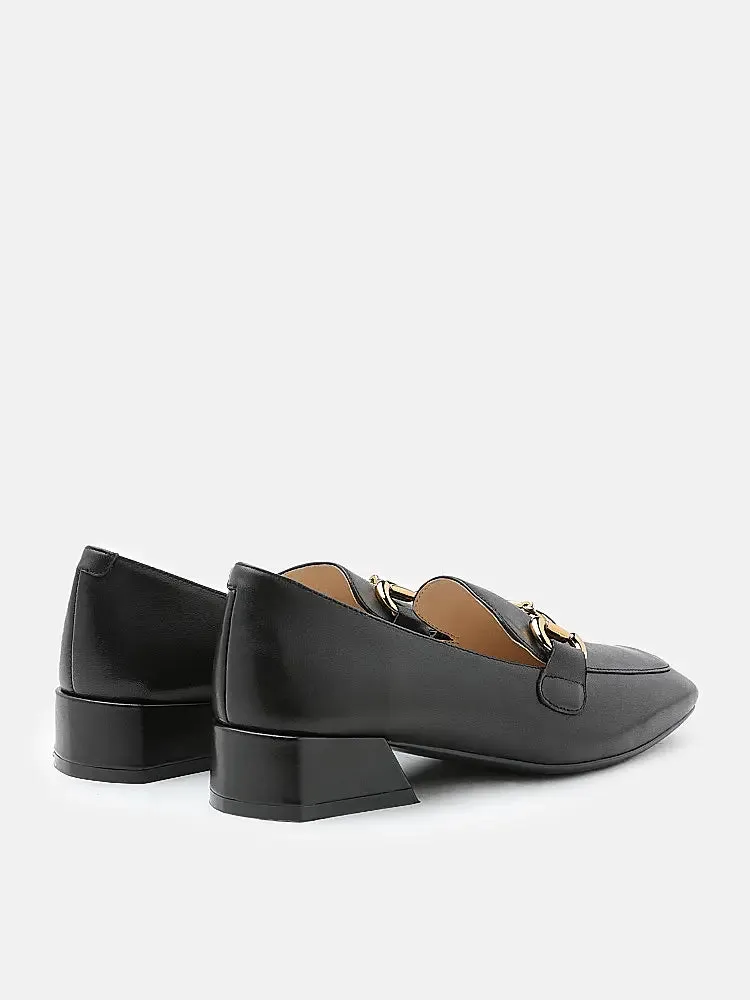 Arwen Classic Metal Buckle Leather Loafers Loafers With Bottoms