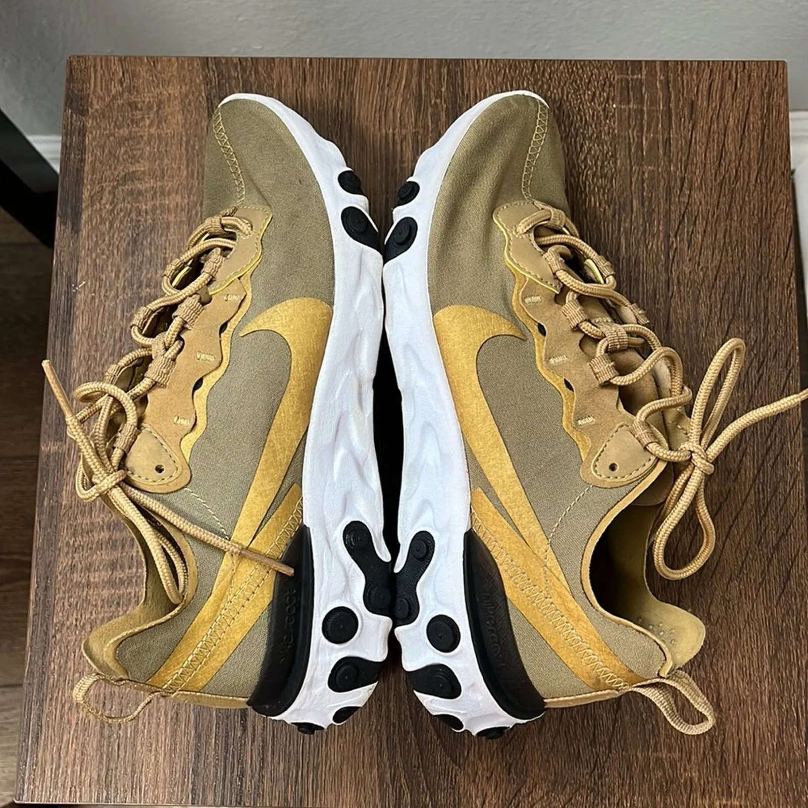 Size 6 Nike React Element 55 'Metallic Gold' Tennis Shoes Asics Gel-kayano 31 Running Shoes