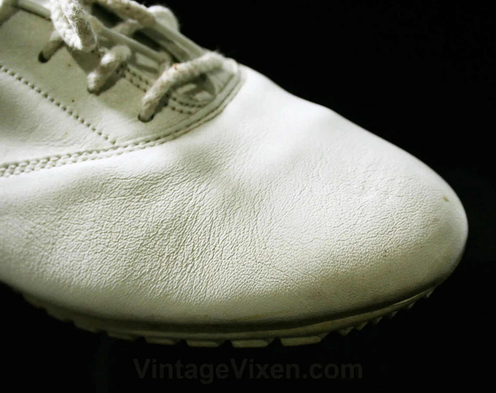 Size 8.5 Sneakers - White Nike Ladies Tennis Shoes - 8 1/2 Casual 1990s Flats - Sporty Preppie 80s 90s Summer Leather with Lace Up - NOS Asics Running Shoes Ortholite