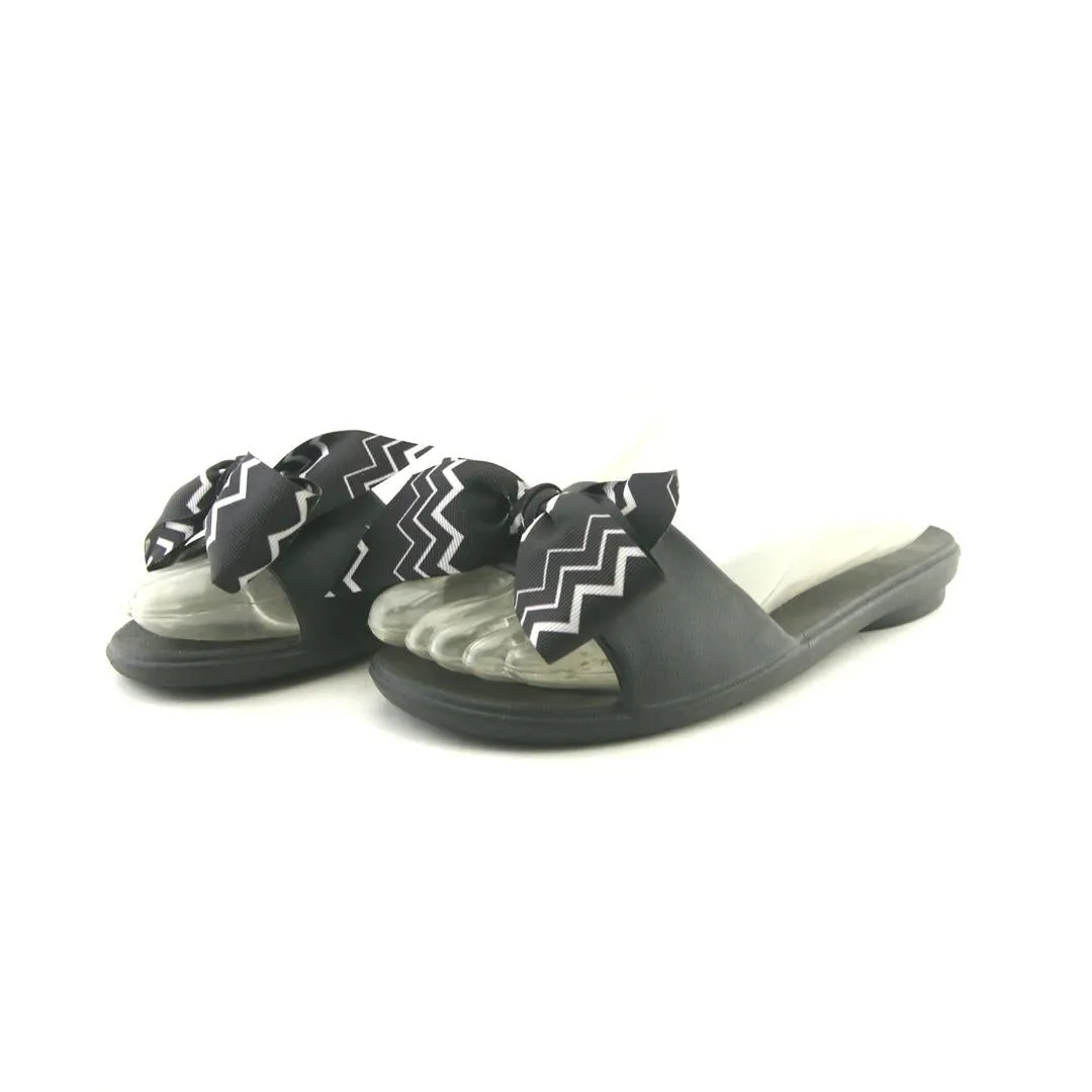 OKAL OKA BEE . Camp Slippers