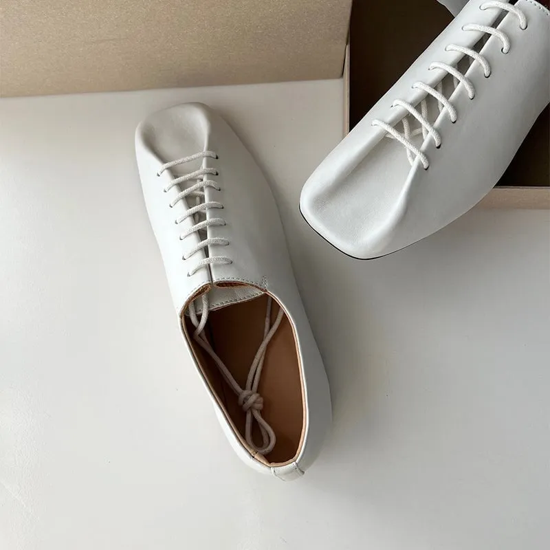 Slouchy Square-Toe Lace-Up Lambskin Derby Flats/Mid Heels  Black/Beige Sam Edelman Sawyer Oxfords