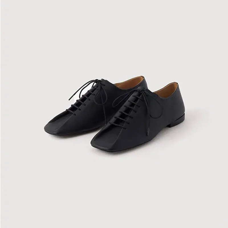 Slouchy Square-Toe Lace-Up Lambskin Derby Flats/Mid Heels  Black/Beige Oxfords With Lace