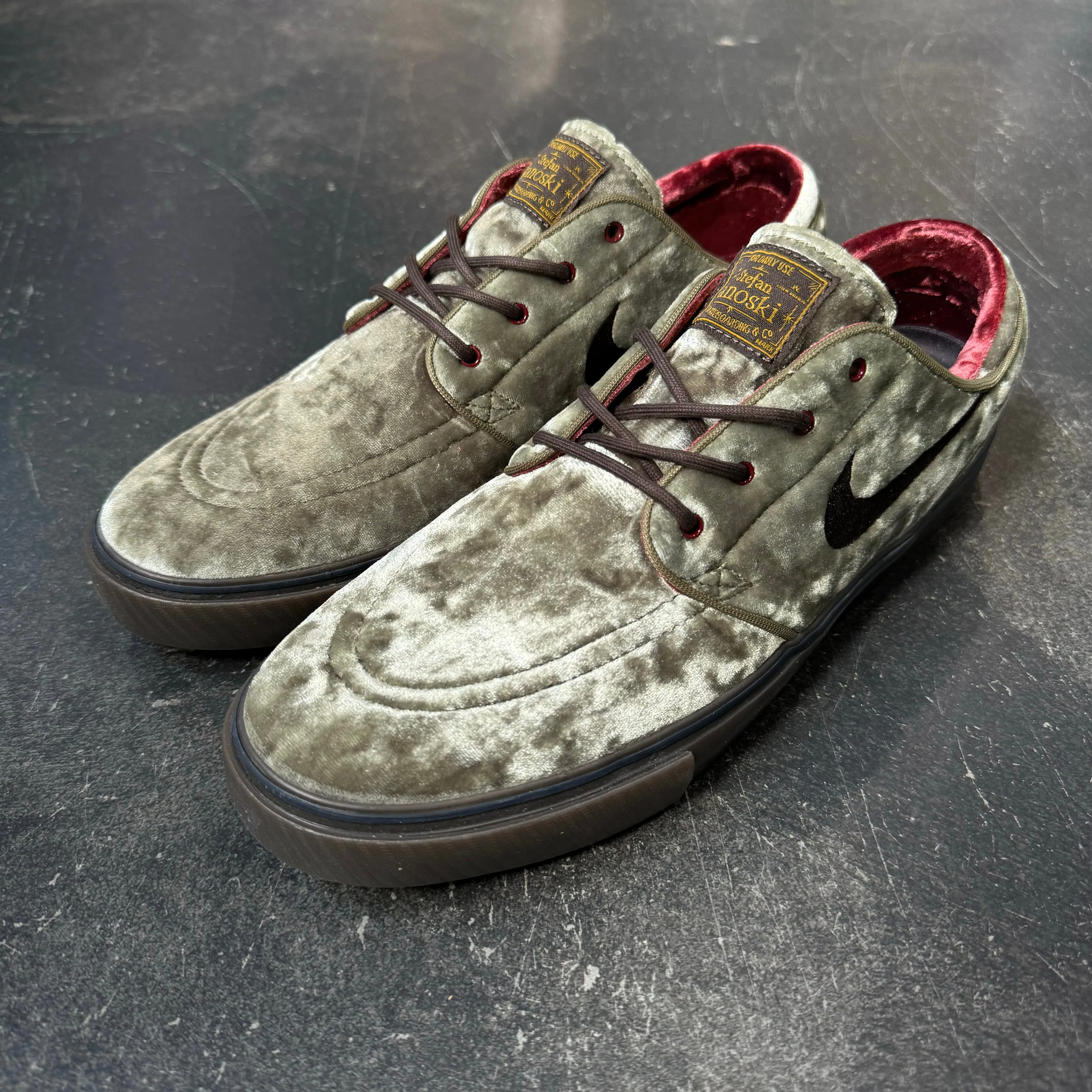 Nike SB Janoski OG  SE Velvet Asics Gt-2000 8 Knit Running Shoes