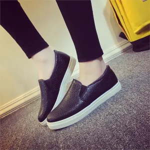 Spring Autumn Women Leather shoes For Woman Black Loafers snakeskin shoes slip on Loafer Casual Shoes zapatos mujer Loafers On Feet