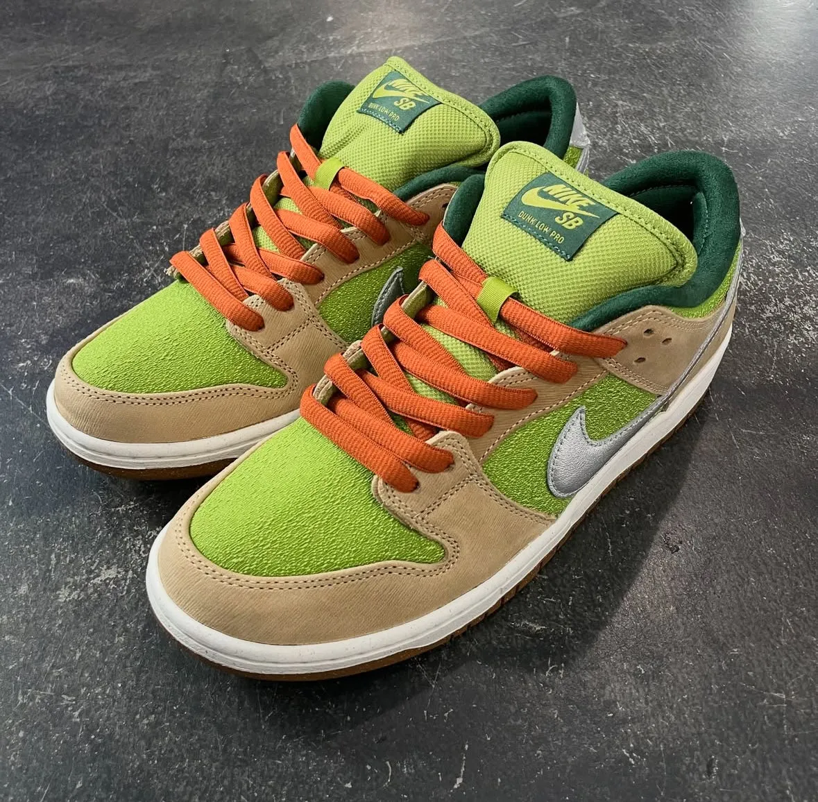 Asics Running Shoes Test Nike SB Dunk Low Sesame/Metallic Silver Escargot