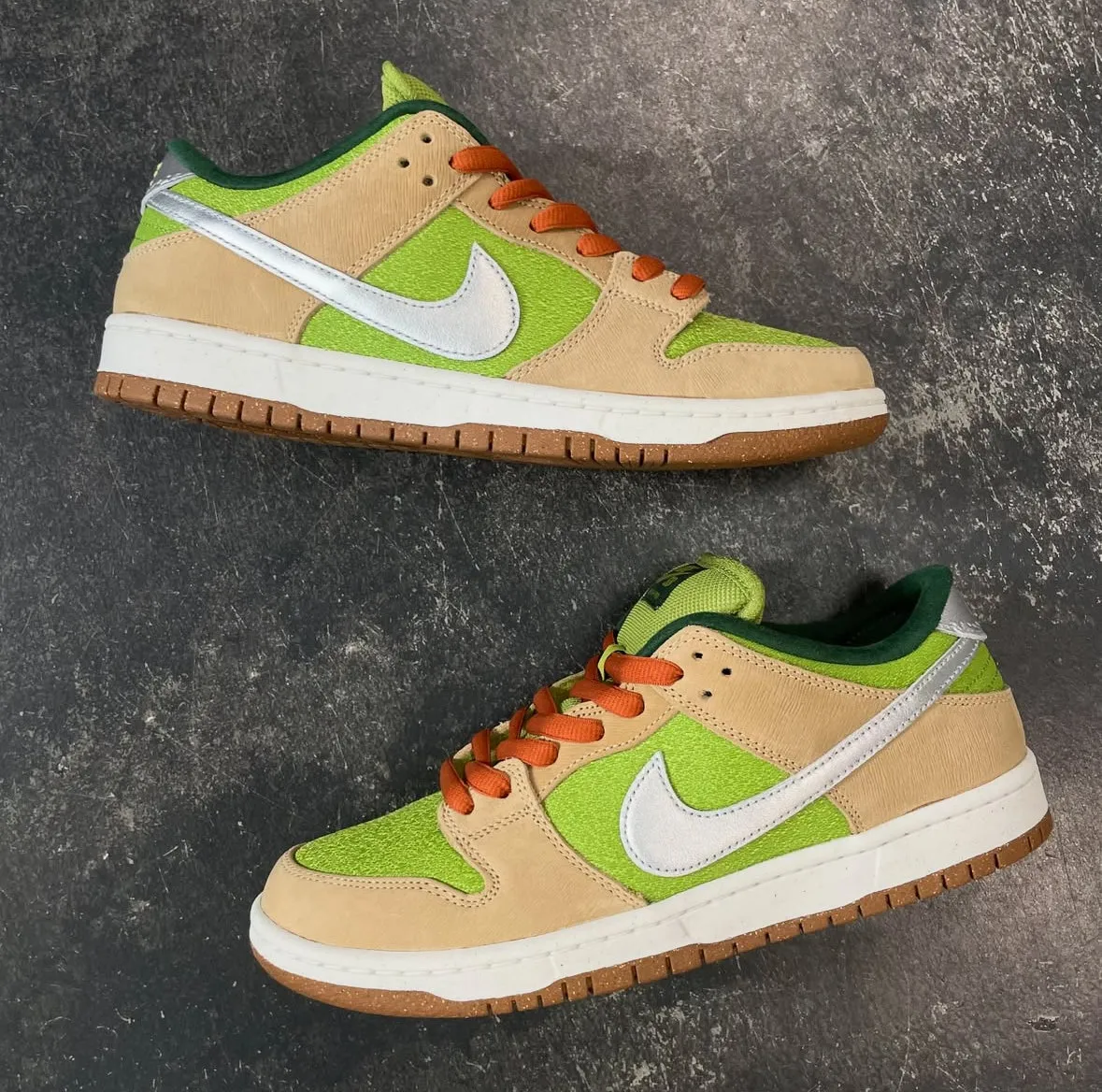 Asics Gel Lyte Shoes Nike SB Dunk Low Sesame/Metallic Silver Escargot