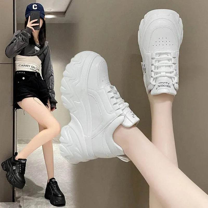 Tagged Thick Leather Sneakers Cloudrunner 2 Sneakers