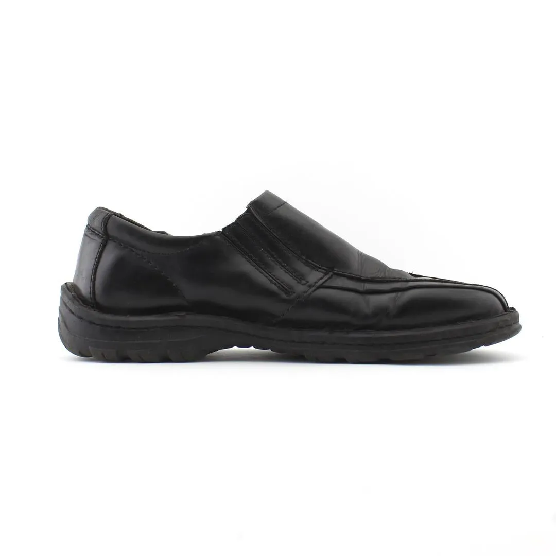 GBX . Spring Step Loafers