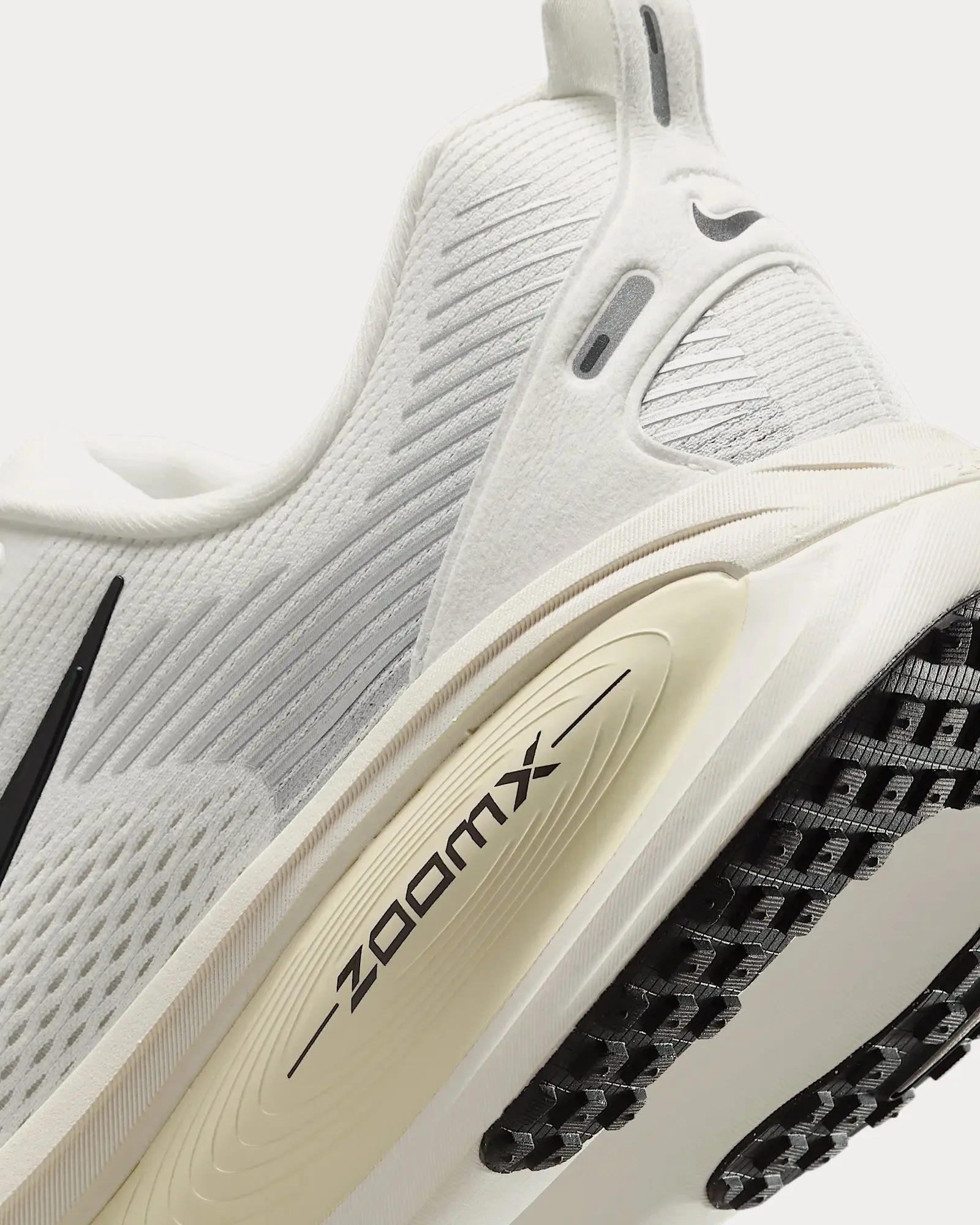 Vomero 18 Summit White / Coconut Milk / Coconut Milk / Black Running Shoes Best Asics Running Shoes 2020