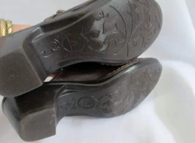 Womens CLARKS ARTISAN Clog Leather Shoe Slip on Loafer Mules 8 BROWN Buckle MOC Doc Martens Penny Loafers