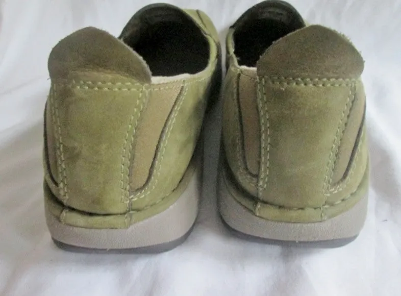 Womens MERRELL PRIMO MOC II Suede Leather Slip on Shoe 8.5 OLIVE GREEN Walking Block Heeled Loafers